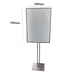 EXPOSITORES 50X70CM CON LUZ PLATEADA, INCLUYE BASE DE SOPORTE DE DOBLE POSTE
